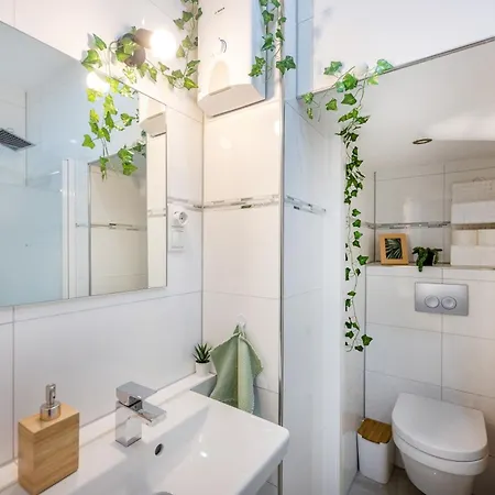 Daire Wohlfuehlwohnung Mit 25 Qm Terrasse, Netflix *